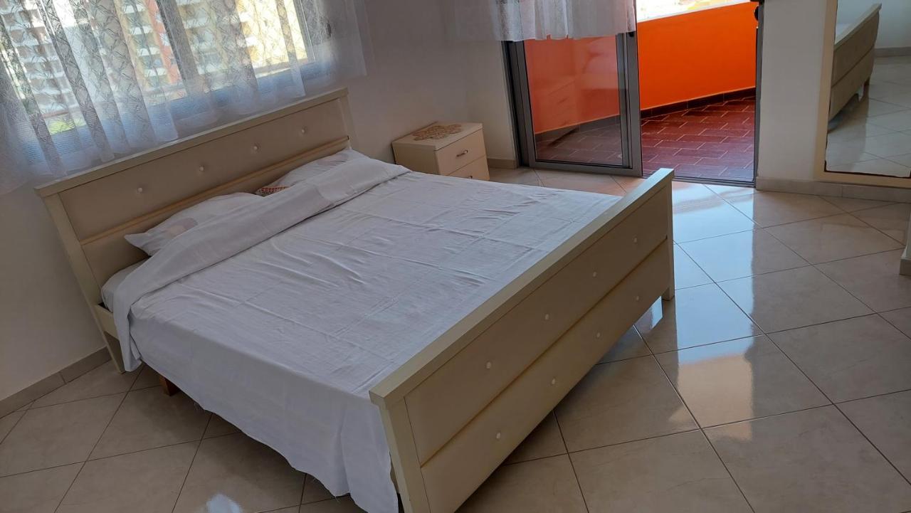 Sweetview 2-Bedroom Apartment With 3 Balcony Seaview Vlorë Exterior foto